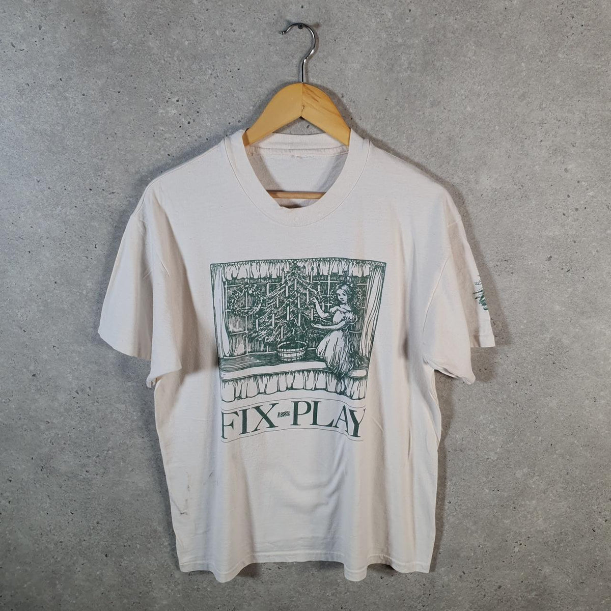 Vintage Fix Play Christmas Graphic 90s USA Single Stitch T Shirt Men’s Small White Big Fish Vintage