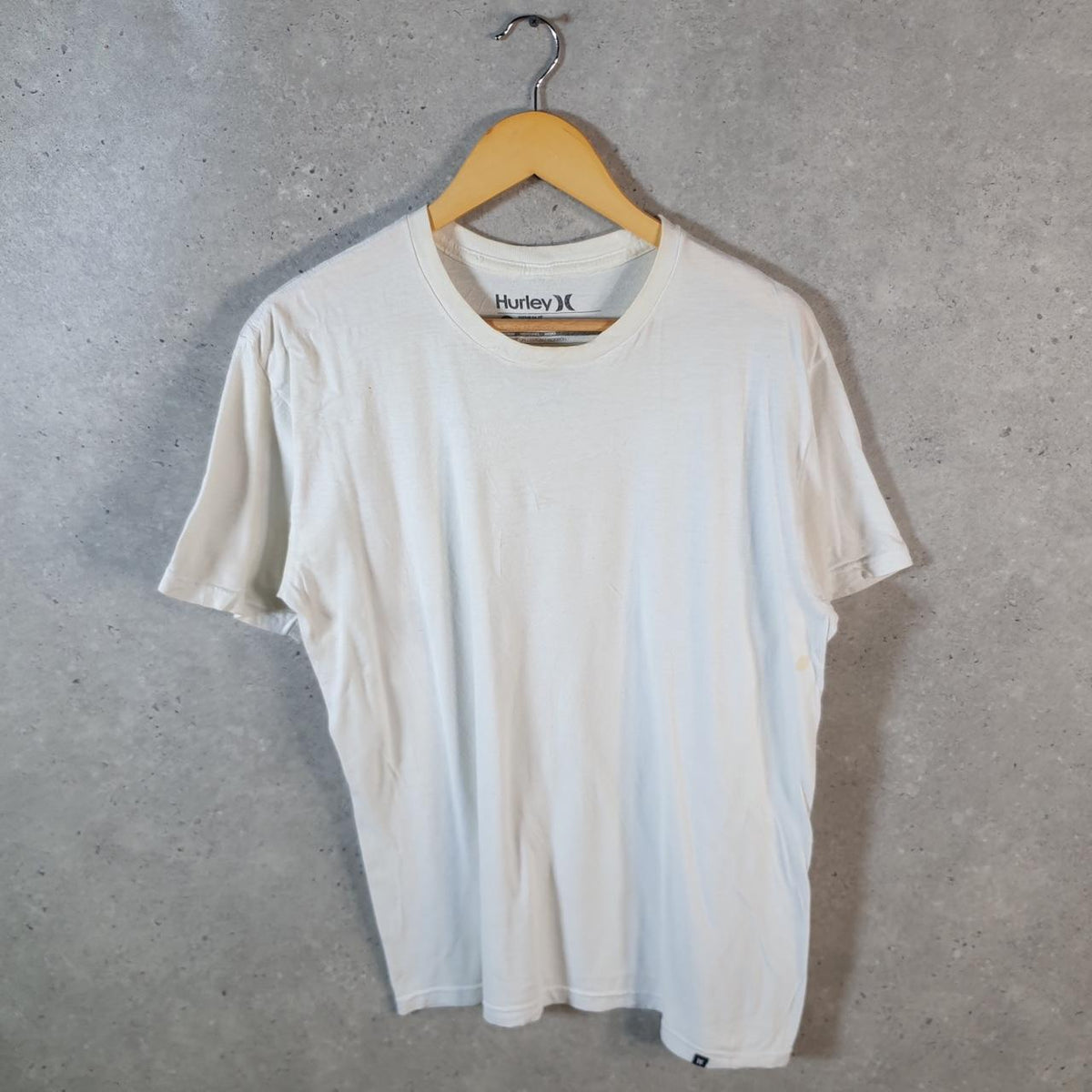 Vintage Hurley T Shirt Men’s White Medium Casual Sports Logo Athletic