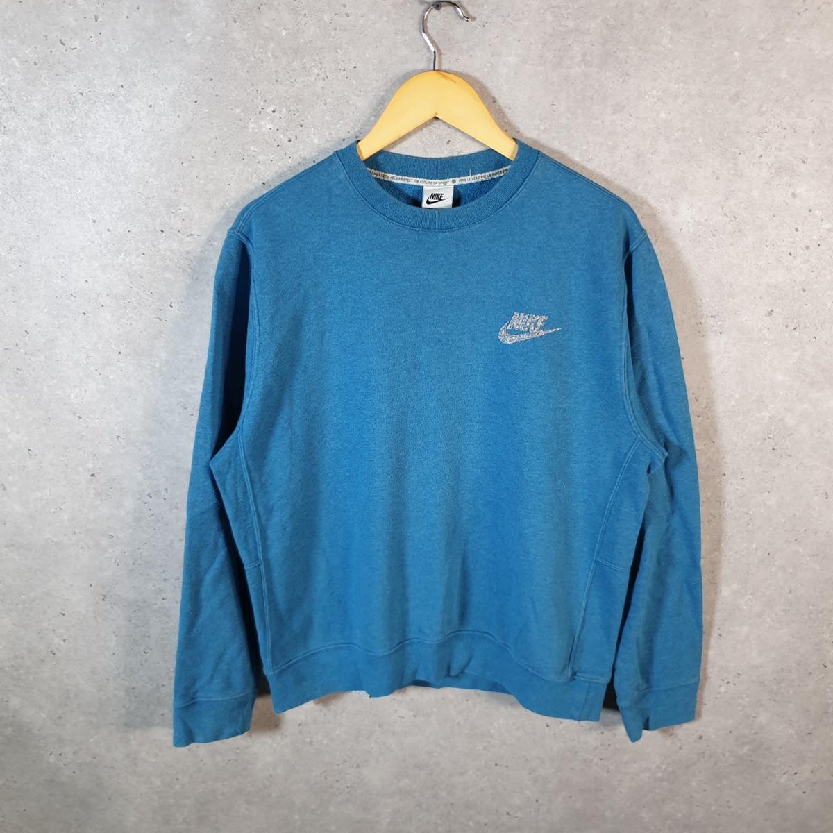 Vintage Nike Club Embroidered Sweatshirt Men’s Medium Blue Swoosh Y2K Pullover