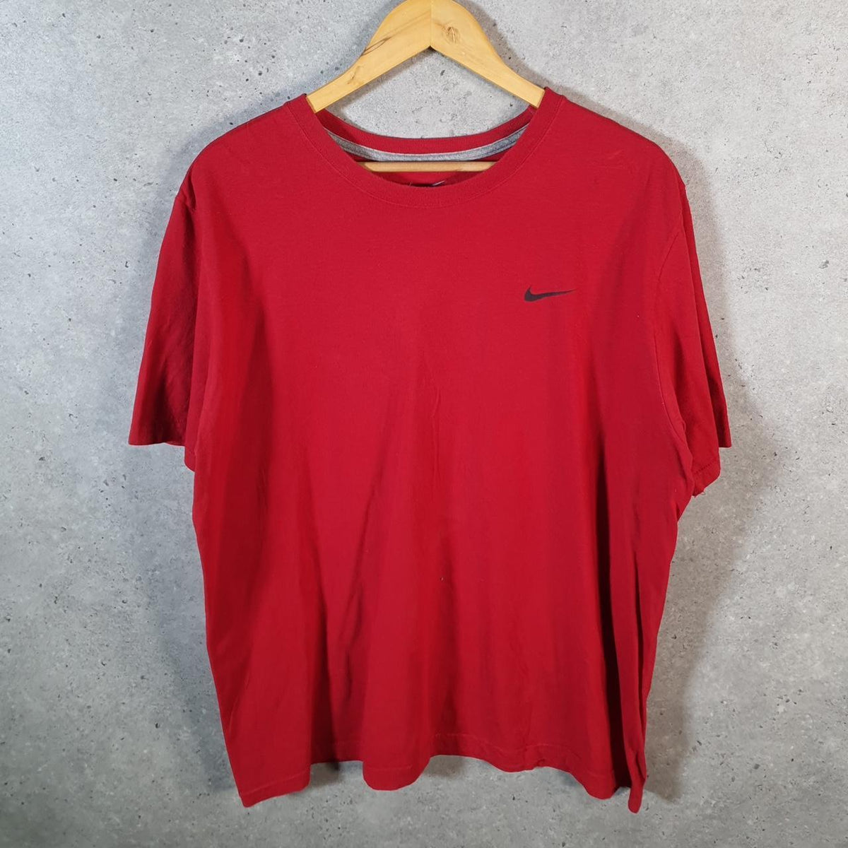 Vintage Nike T Shirt Men’s XL Red Embroidered Single Swoosh Logo Athletic Big Fish Vintage
