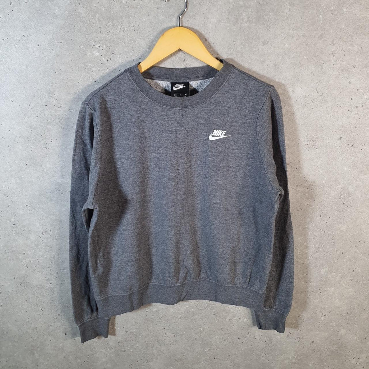Vintage Nike Club Sweatshirt Womens Medium Grey Swoosh Y2K Pullover Logo