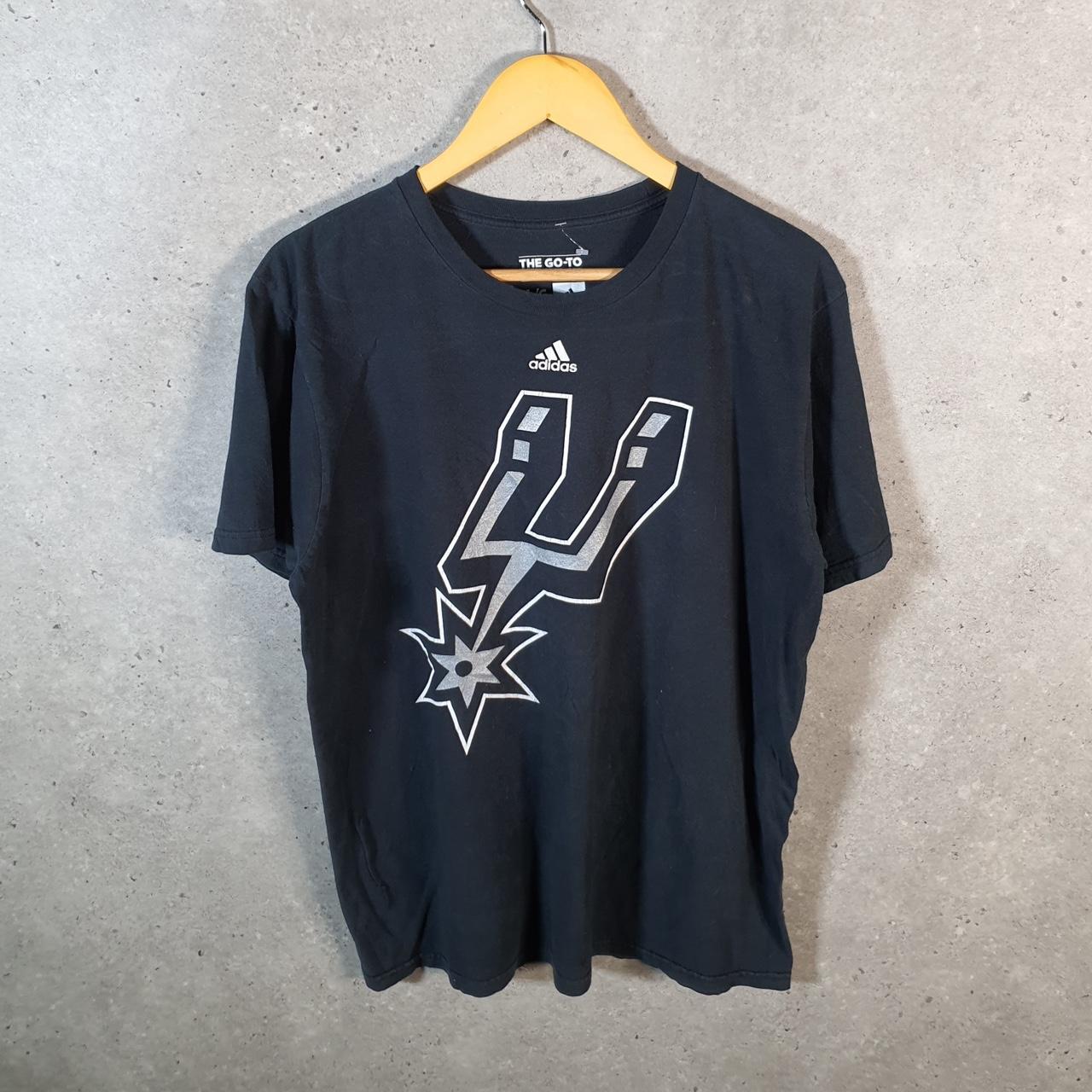 Vintage Adidas Go To San Antonio Spurs T Shirt Men’s Large Black Three Stripes Logo Athletic