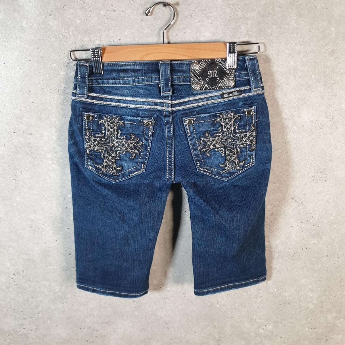 Vintage Miss Me Baggy Y2K Hip Hop Jeans Shorts Jorts Womens W24 Blue Denim Low Rise