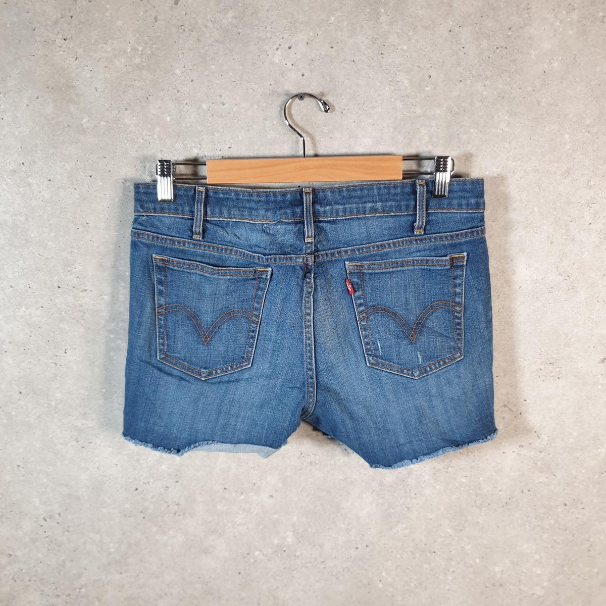 Vintage Levi’s Baggy Shorts Jorts Cargo Womens W32 Blue relaxed Denim