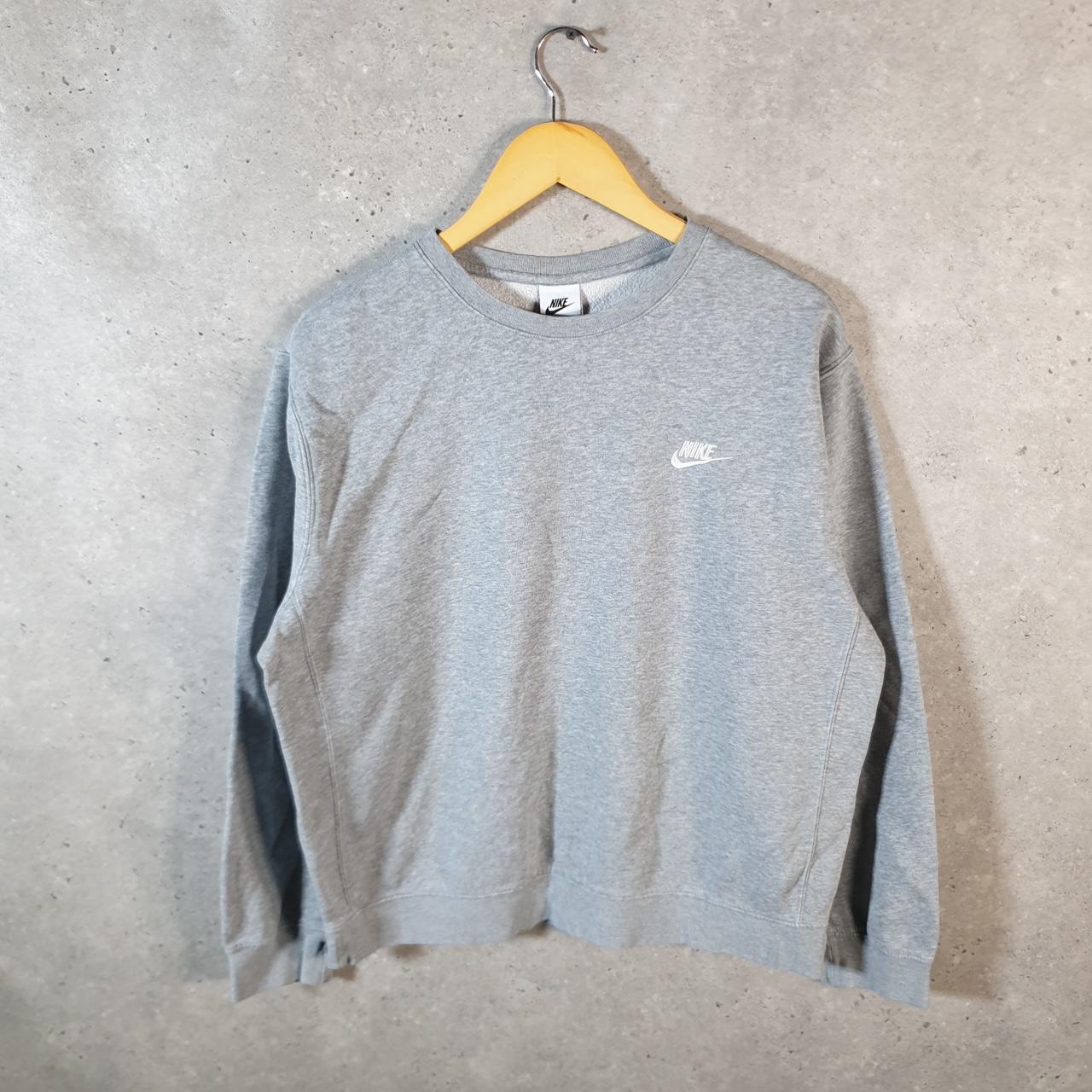 Vintage Nike Club Embroidered Sweatshirt Men’s Medium Grey Swoosh Y2K Pullover Logo