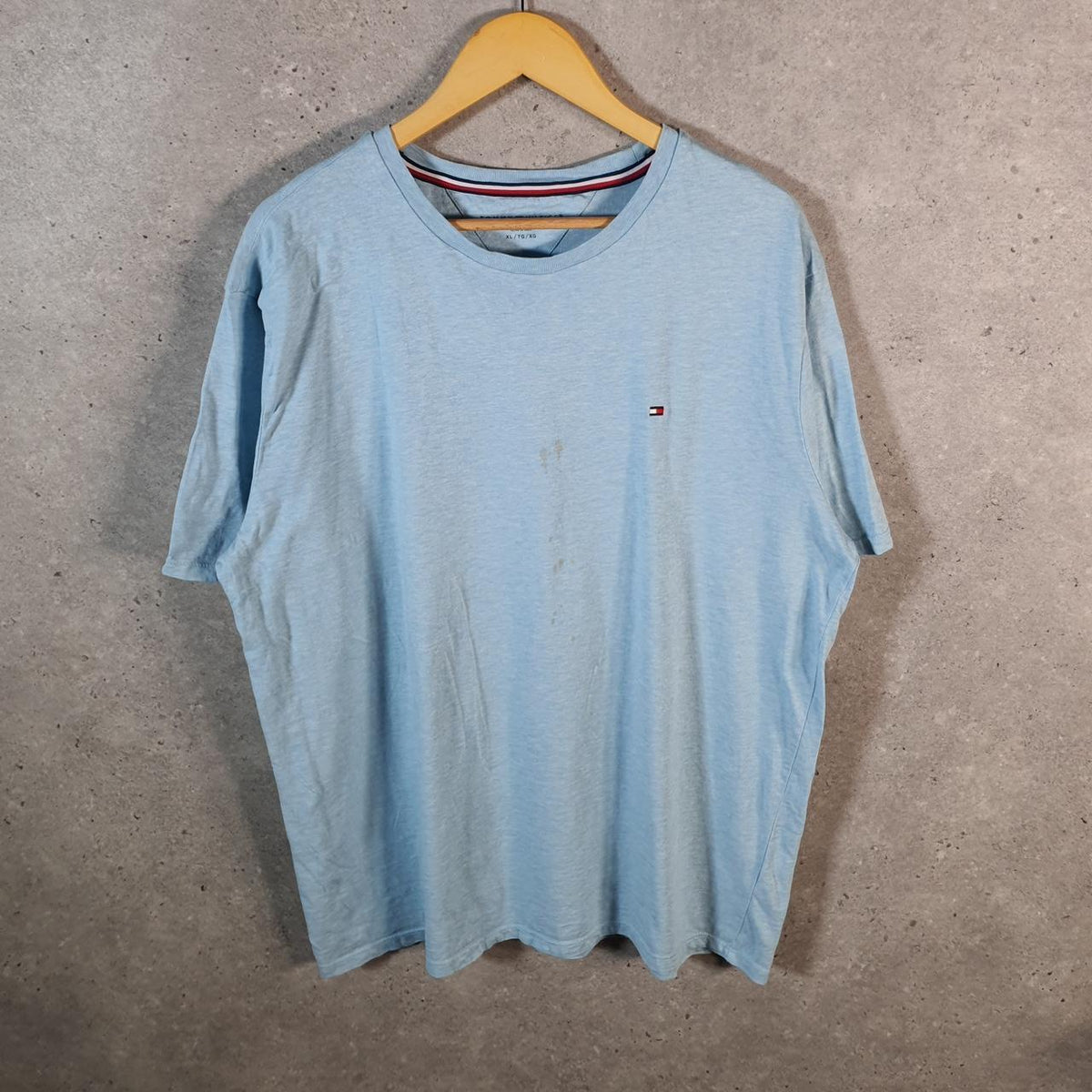 Vintage Tommy Hilfiger T Shirt Men’s XL Blue Custom Fit Embroidered Logo