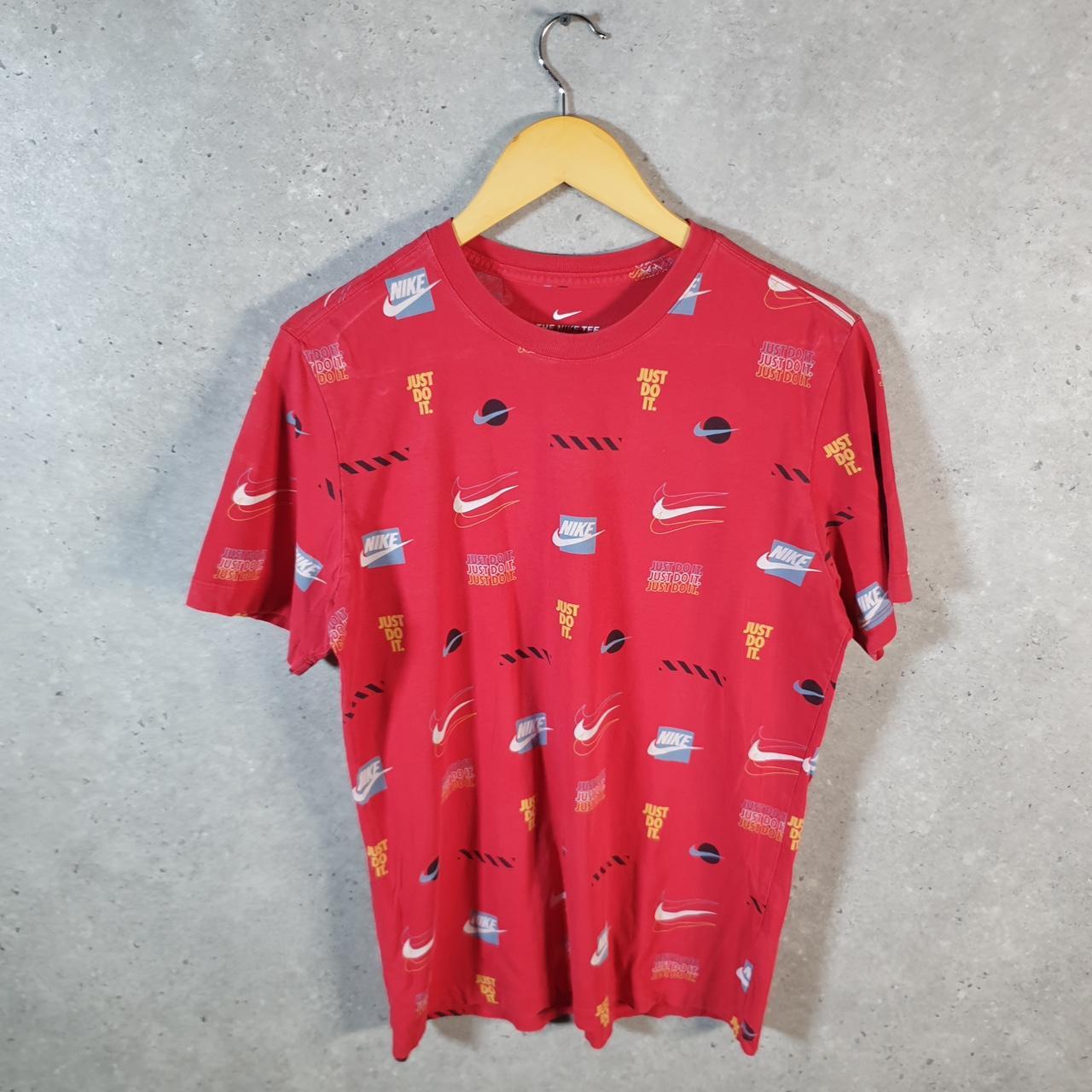 Vintage Nike Spellout T Shirt Men’s Medium Red All Over Print Logo Swoosh Athletic