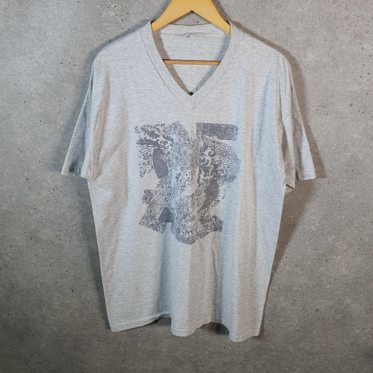 Vintage Sport Club Graphic USA 90s Single Stitch T Shirt Men’s Large Grey C9460