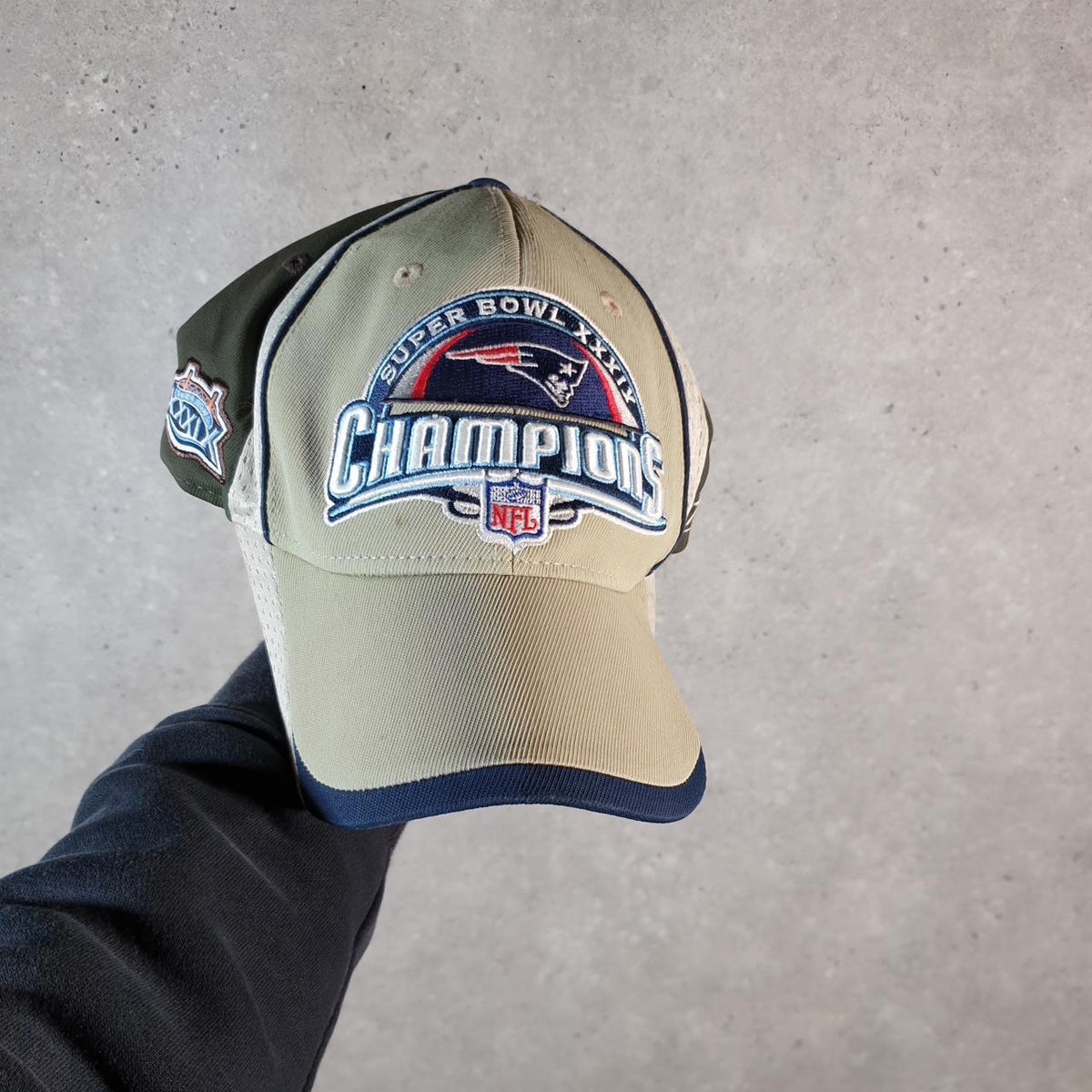 Vintage NFL New England Patriots Cap Men’s USA Spellout Athletic C8539