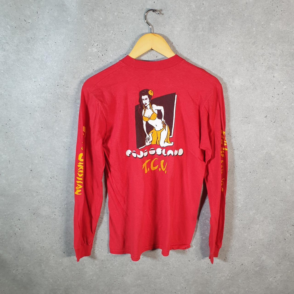 Vintage Hi Cru Fiji Island 1983 Graphic USA Single Stitch T Shirt Men’s Small Red