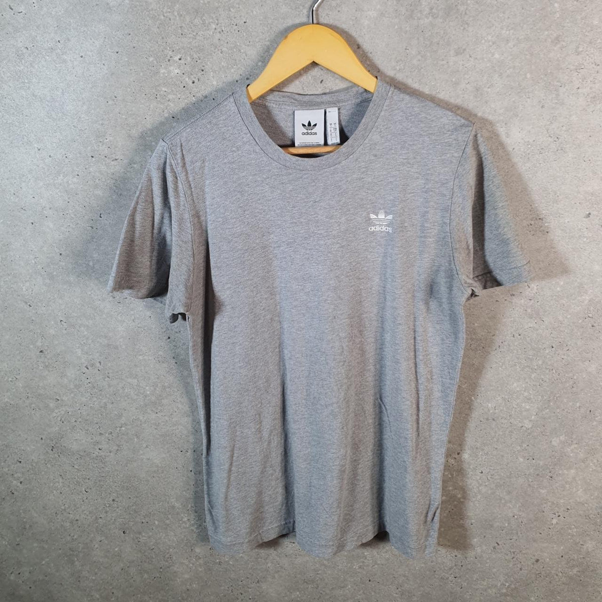 Vintage Adidas Trefoil T Shirt Men’s Small Grey Embroidered Logo Athletic