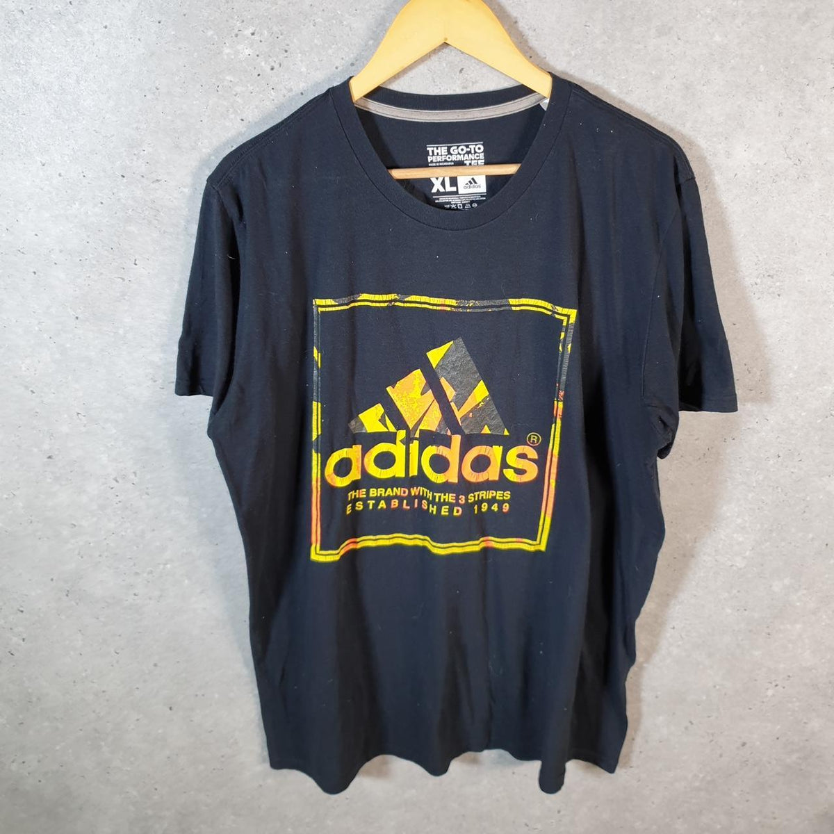 Vintage Adidas Go To Performance Tee T Shirt Men’s XL Black Three Stripes Logo Athletic