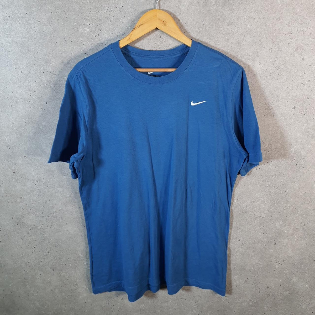 Vintage Nike T Shirt Men’s Large Blue Embroidered Single Swoosh Logo Athletic Big Fish Vintage
