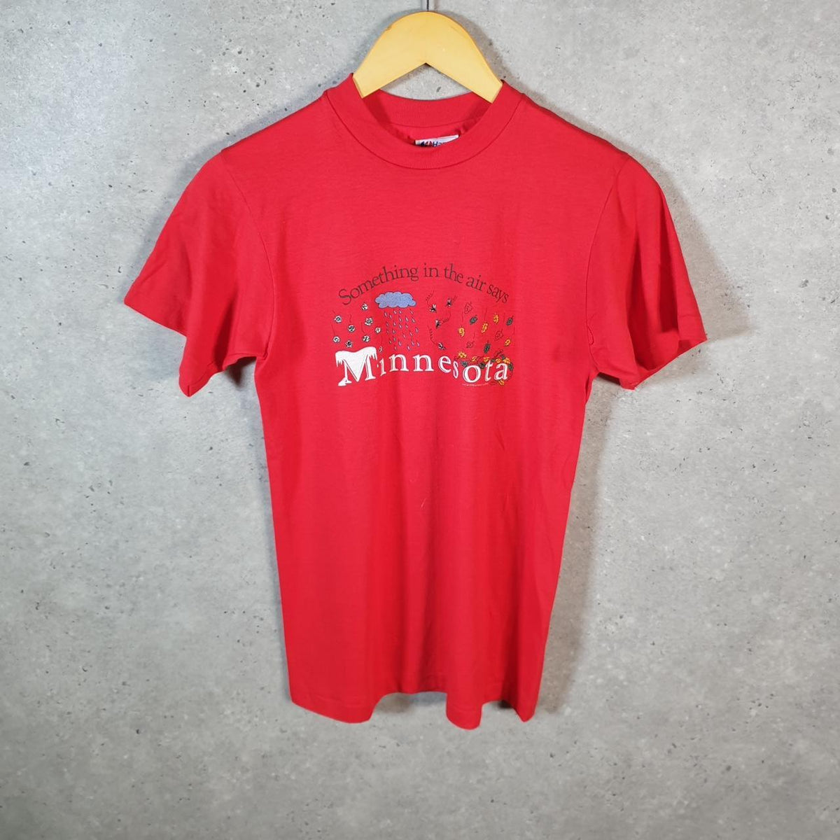 Vintage Hanes Minnesota Seasons Graphic 90s USA Single Stitch T Shirt Men’s Small Red C9555