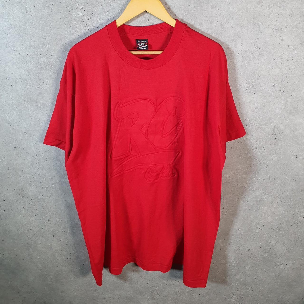 Vintage Fruit of the Loom Embossed Spellout USA 90s Single Stitch T Shirt Men’s 2XL Red C9384