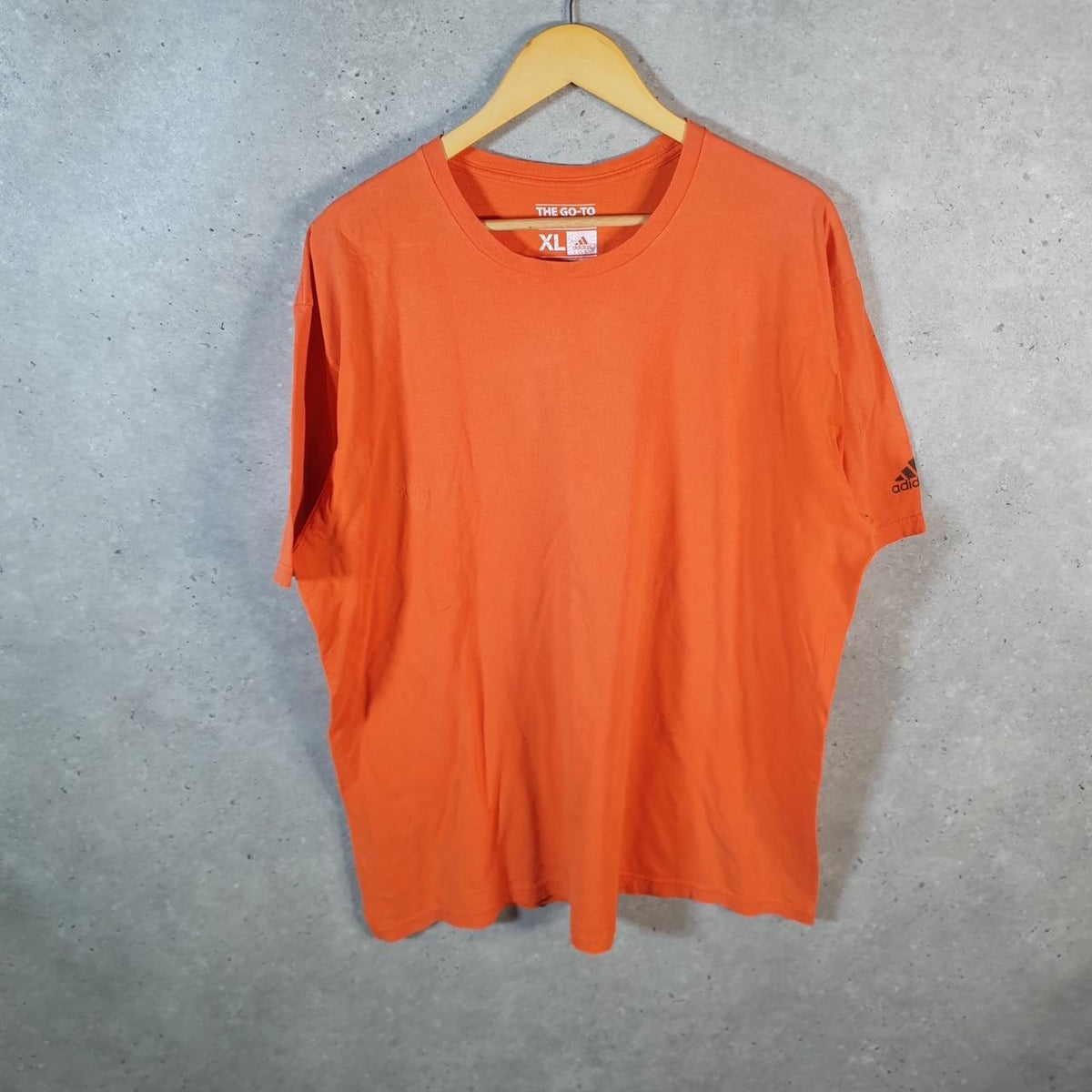 Vintage Adidas Go Tee T Shirt Shirt Men’s XL Orange Three Stripes Logo Athletic C9879