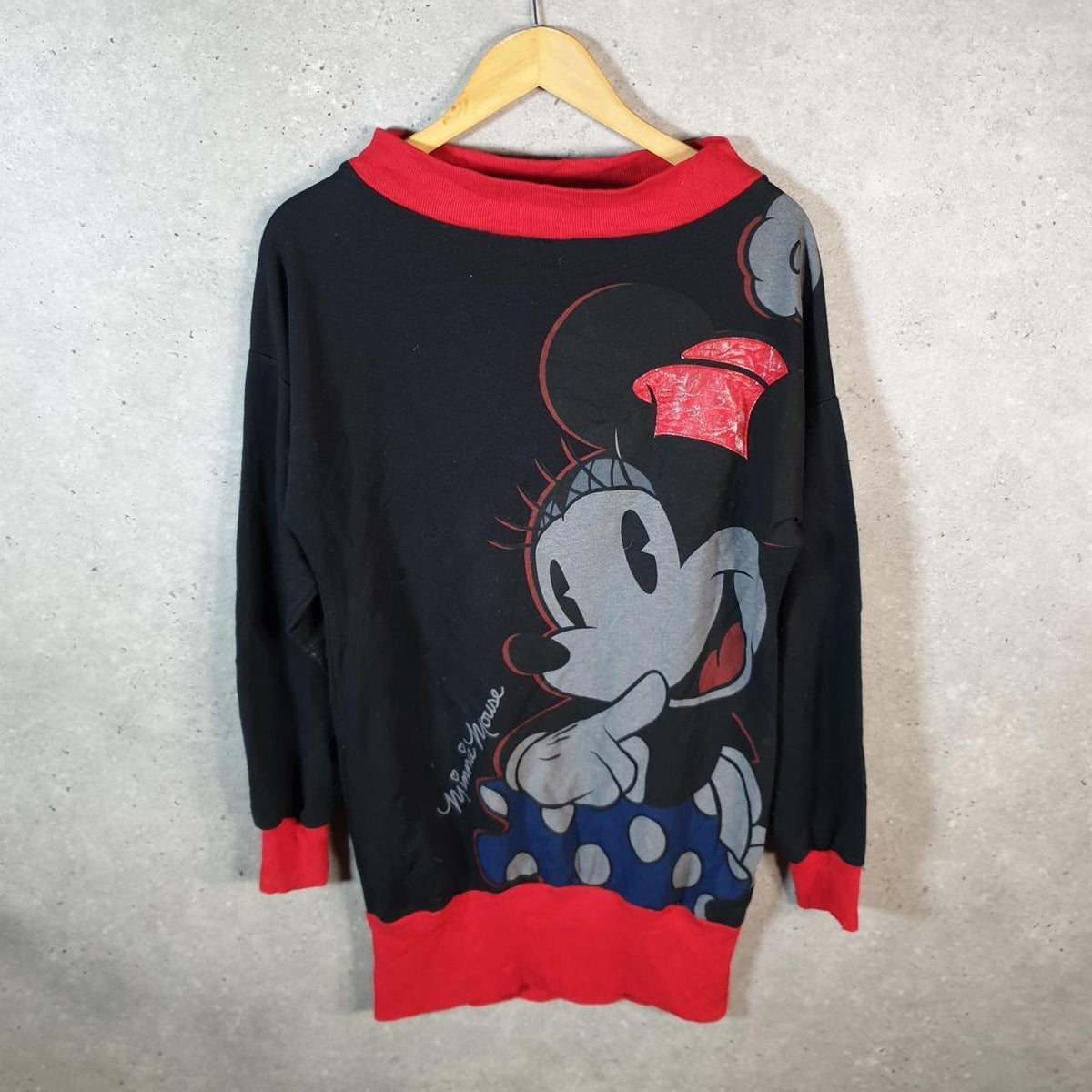 Vintage Disney Mickey Mouse Long Sweatshirt Womens Medium Black USA Graphic Crewneck Big Fish Vintage