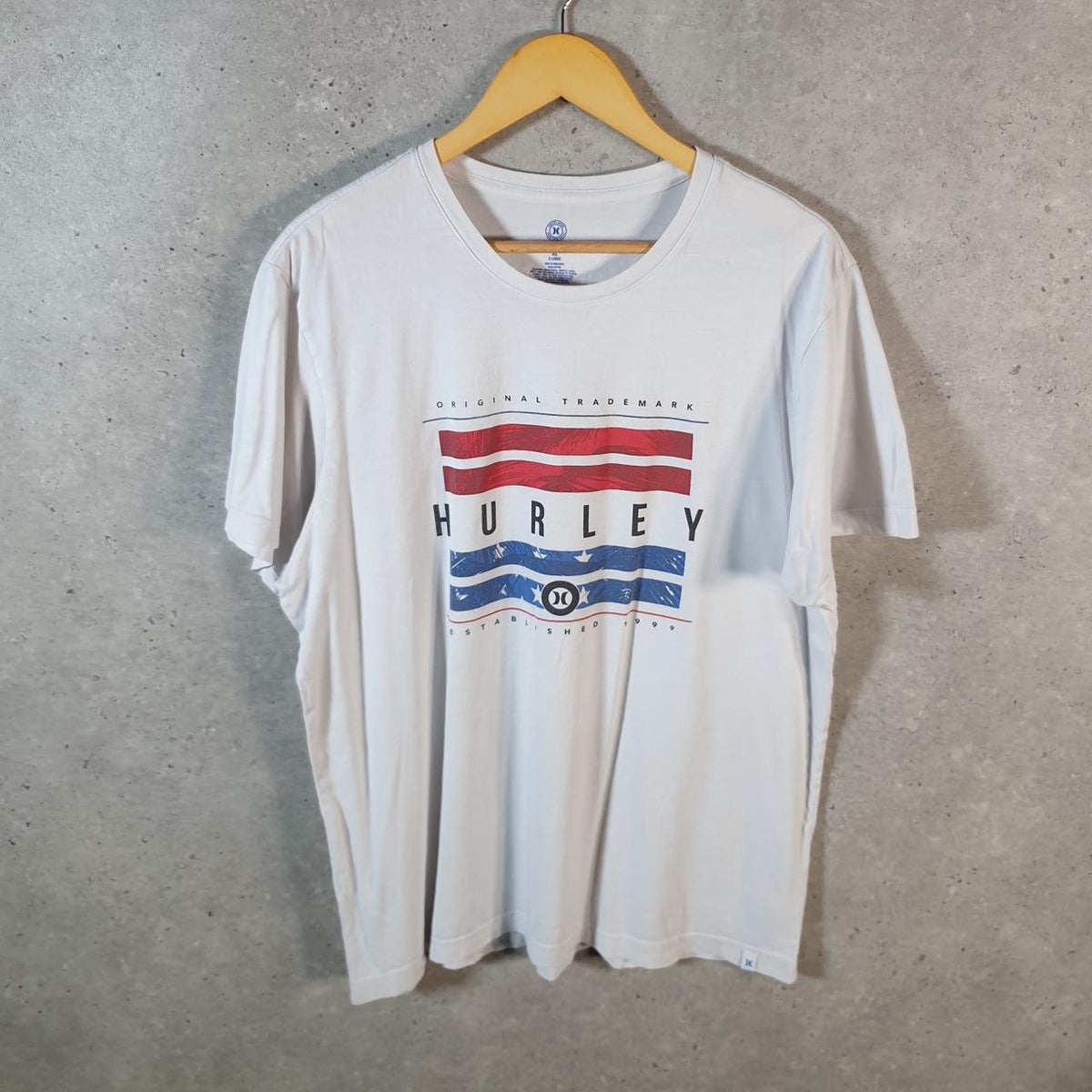 Vintage Hurley Graphic T Shirt Men’s White XL Casual Sports Logo Athletic