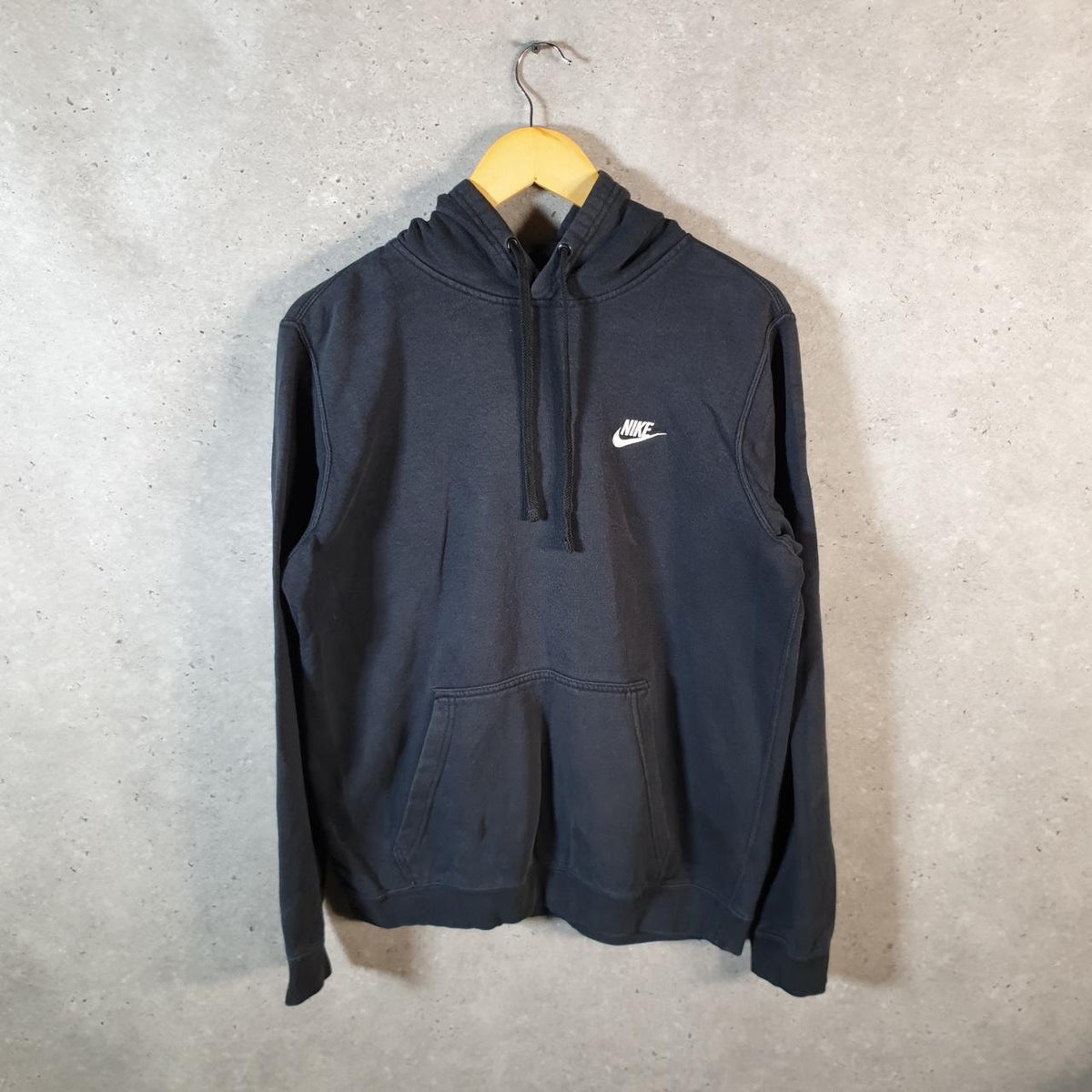 Vintage Nike Club Embroidered Hoodie Men’s Medium Black Swoosh Y2K Pullover