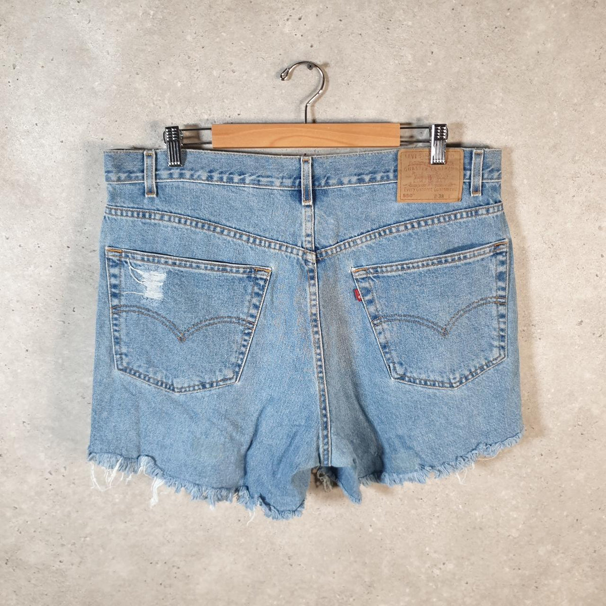 Vintage Levi’s 550 Cut Off Baggy Shorts Jorts Cargo Womens W38 Blue Relaxed Denim