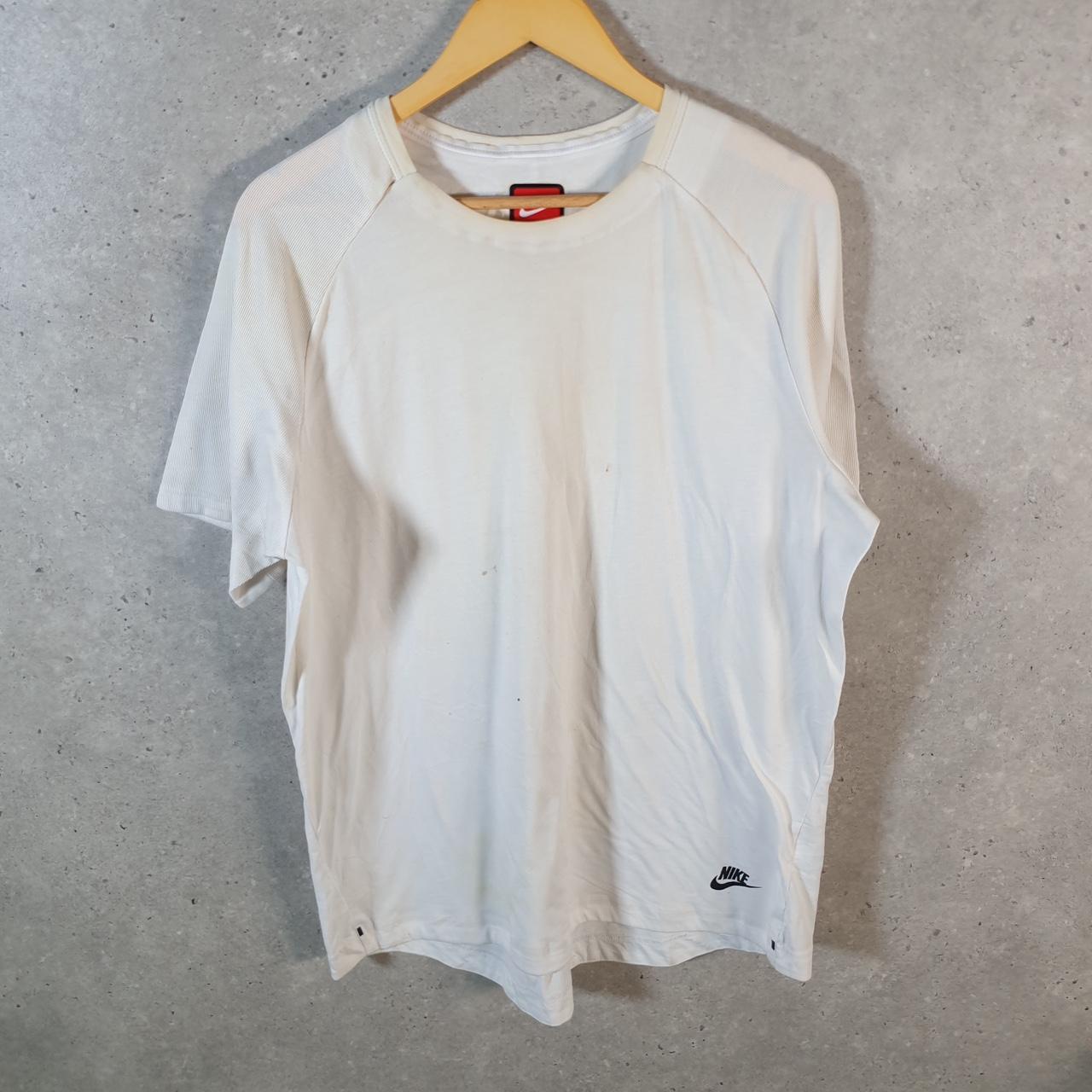 Vintage Nike Club Spellout T Shirt Men’s Large White Swoosh Logo