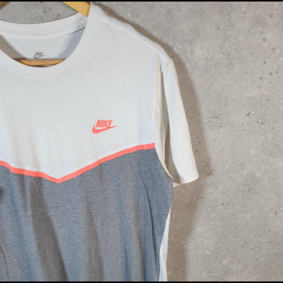 Vintage Nike Club Spellout T Shirt Mens Medium White Logo Swoosh Athletic