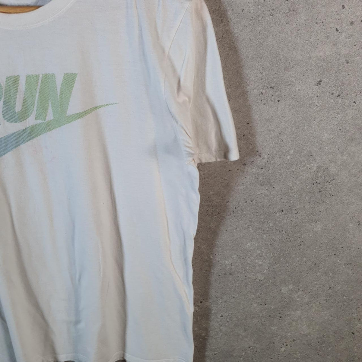 Vintage Nike Run Spellout T Shirt Shirt Men’s Small White Logo Swoosh Athletic