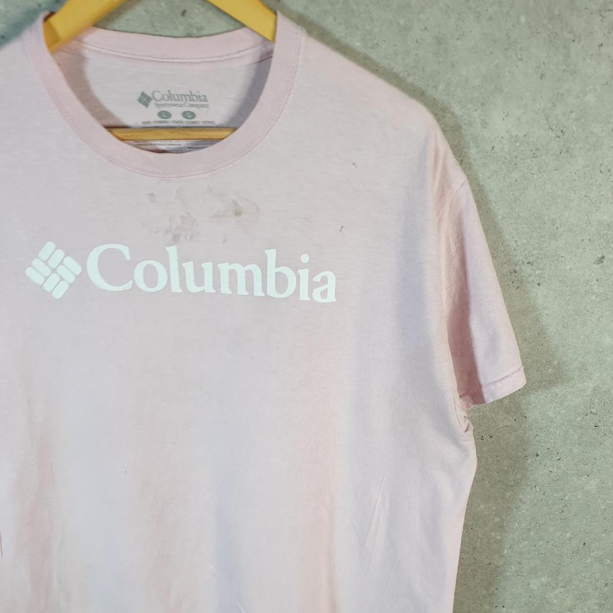 Vintage Columbia Spellout T Shirt Shirt Men’s Large Pink Logo Athletic