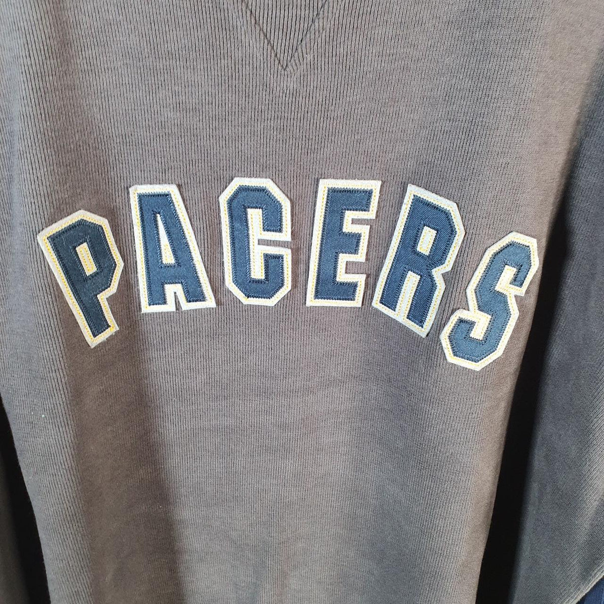 Vintage NBA Indiana Pacers 90s Knit Sweater Men’s XL Grey Y2K Pullover American
