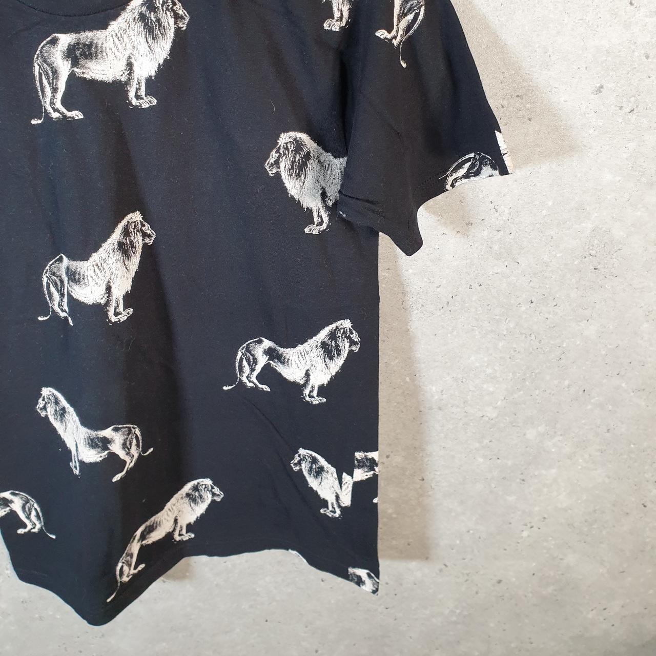 Vintage Stussy Lion All Over Print AOP T Shirt Men’s Small Black Graphic Short Sleeve
