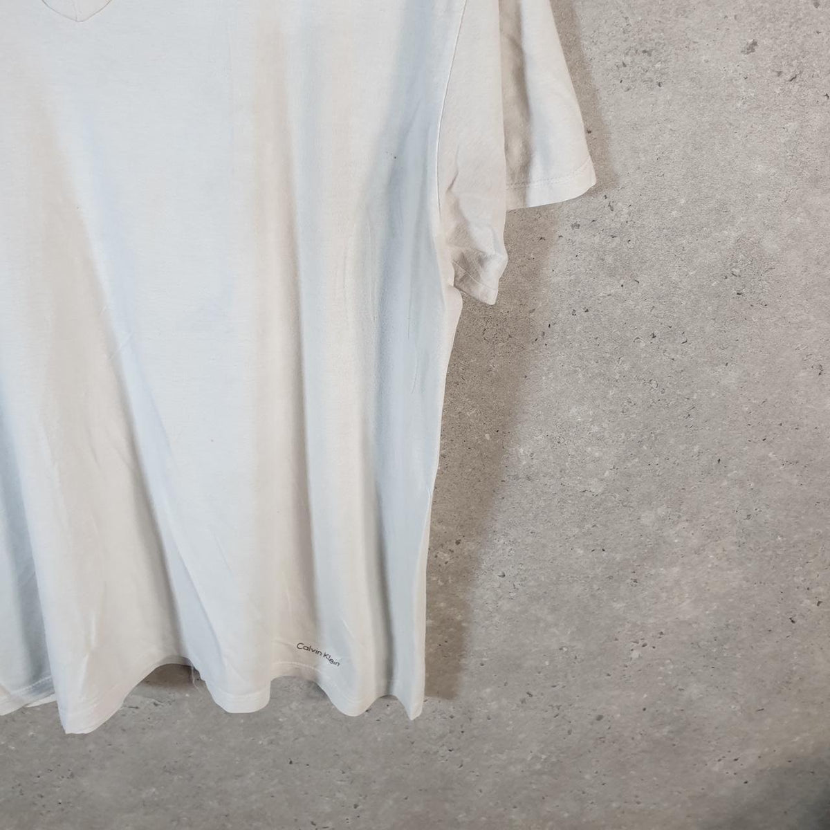 Vintage Calvin Klein Spellout Blank T Shirt Men’s Medium White Casual Sports
