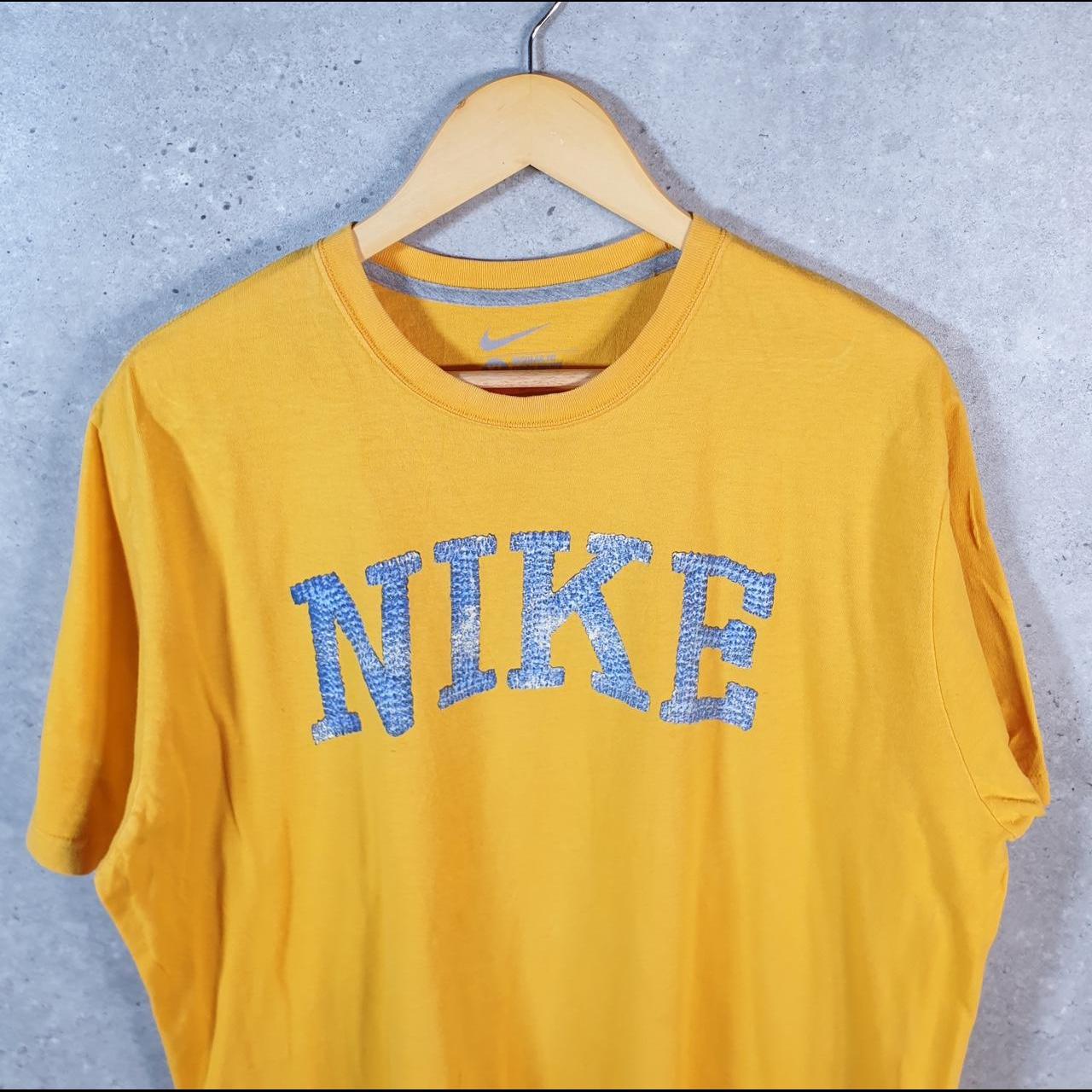 Vintage Nike Spellout Club T Shirt Men’s XL yellow Logo Swoosh Athletic C9789