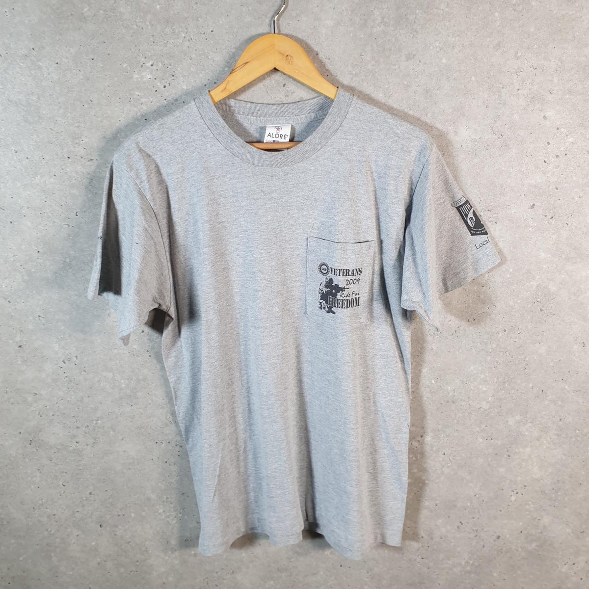 Vintage Alore 2004 Veterans Freedom USA Graphic Single Stitch T Shirt Men’s Medium Grey C8371