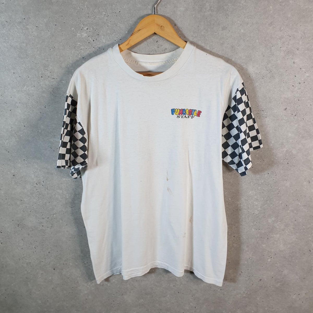 Vintage Hanes Funcastle 90s USA Single Stitch T Shirt Men’s Medium White C8382