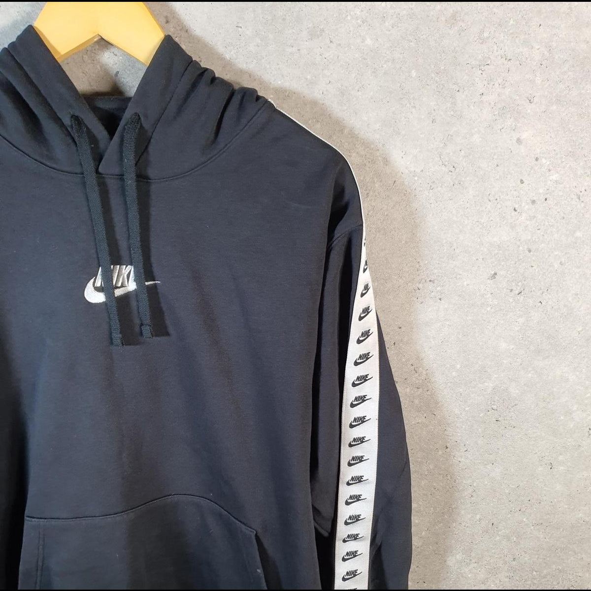 Vintage Nike Club Hoodie Men’s XL Black Centre Swoosh Y2K Pullover Sweatshirt Logo