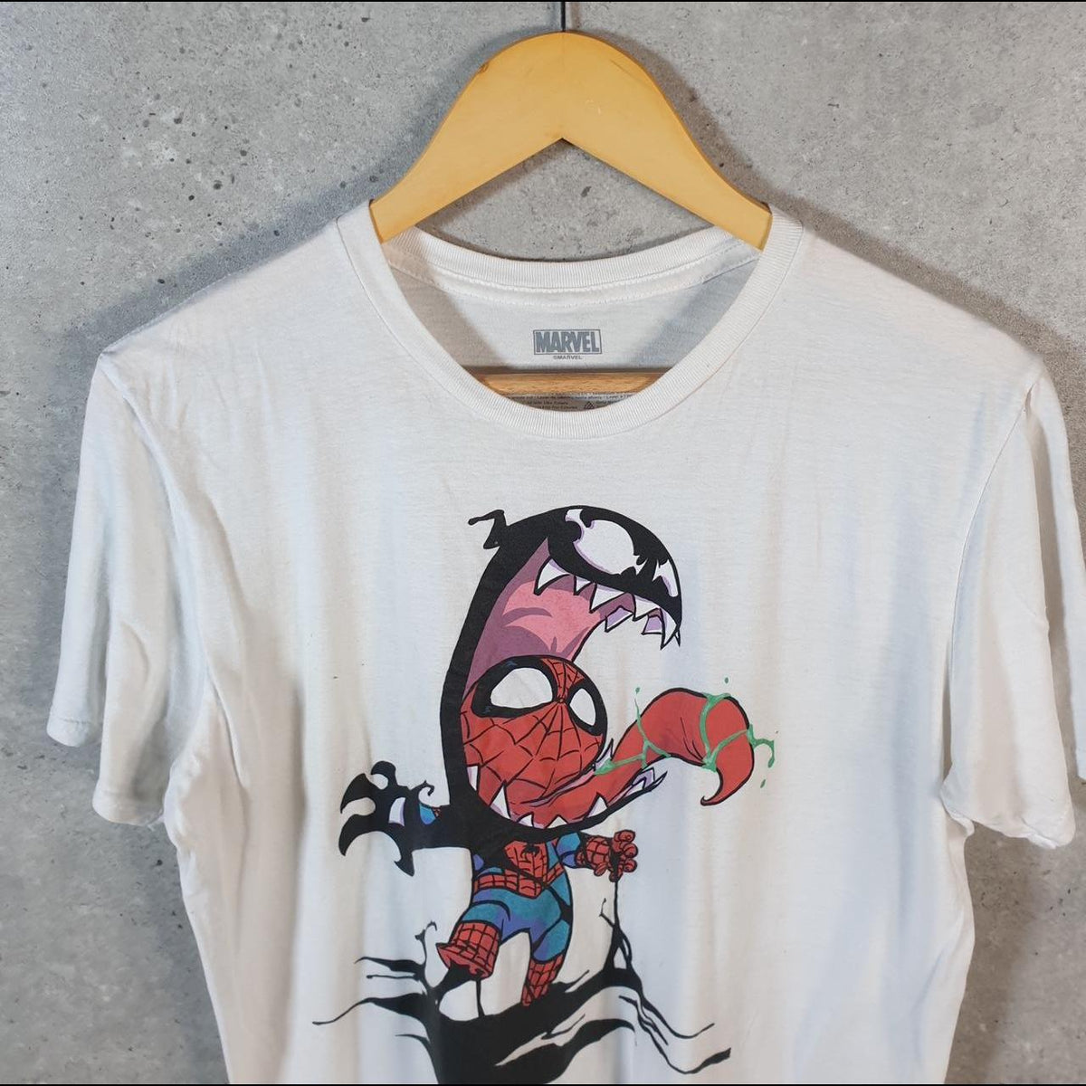 Vintage Marvel Venom Marching T Shirt Shirt Men’s Medium White Graphic Cartoon C9686