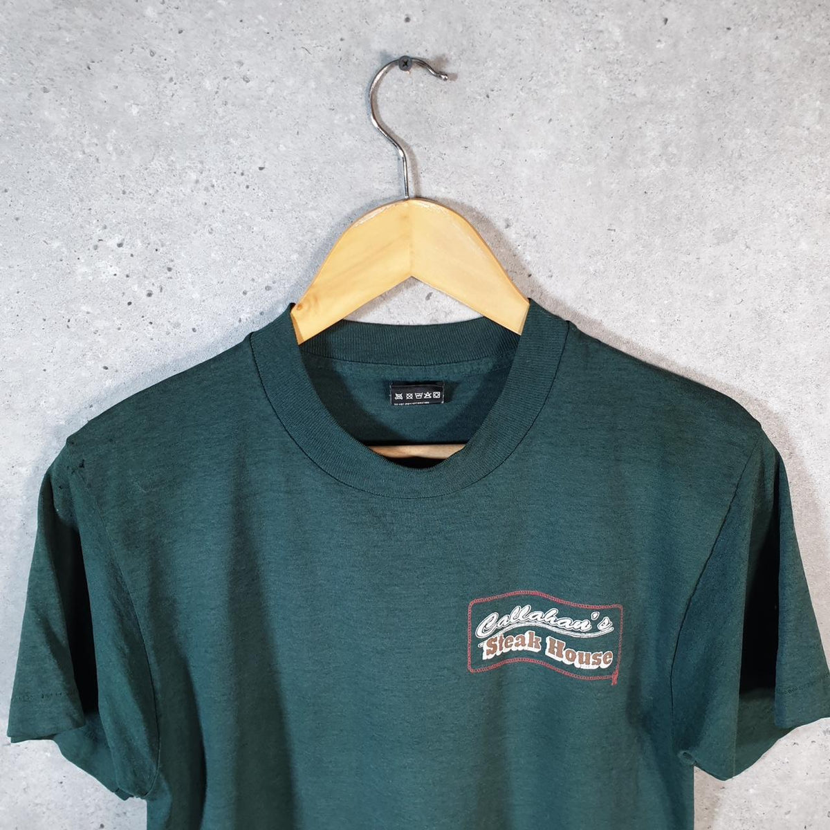 Vintage Fruit of the Loom Best Callahans Steak House USA Single Stitch T Shirt Men’s Medium Green Big Fish Vintage