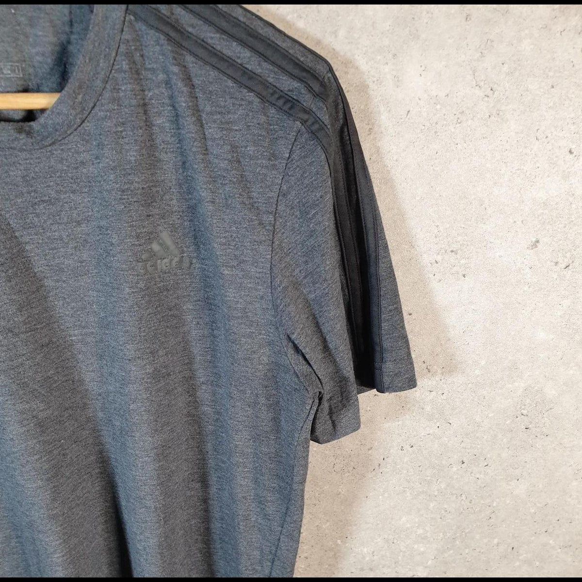 Vintage Adidas ClimaLite Spellout T Shirt Men’s Medium Grey Three Stripes Logo Athletic