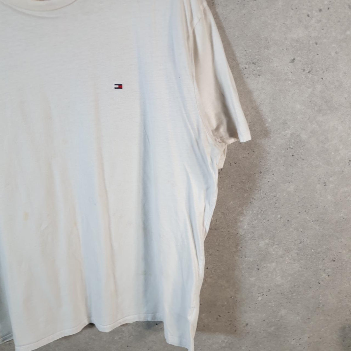 Vintage Tommy Hilfiger T Shirt Men’s Large White Classic Fit Embroidered Logo
