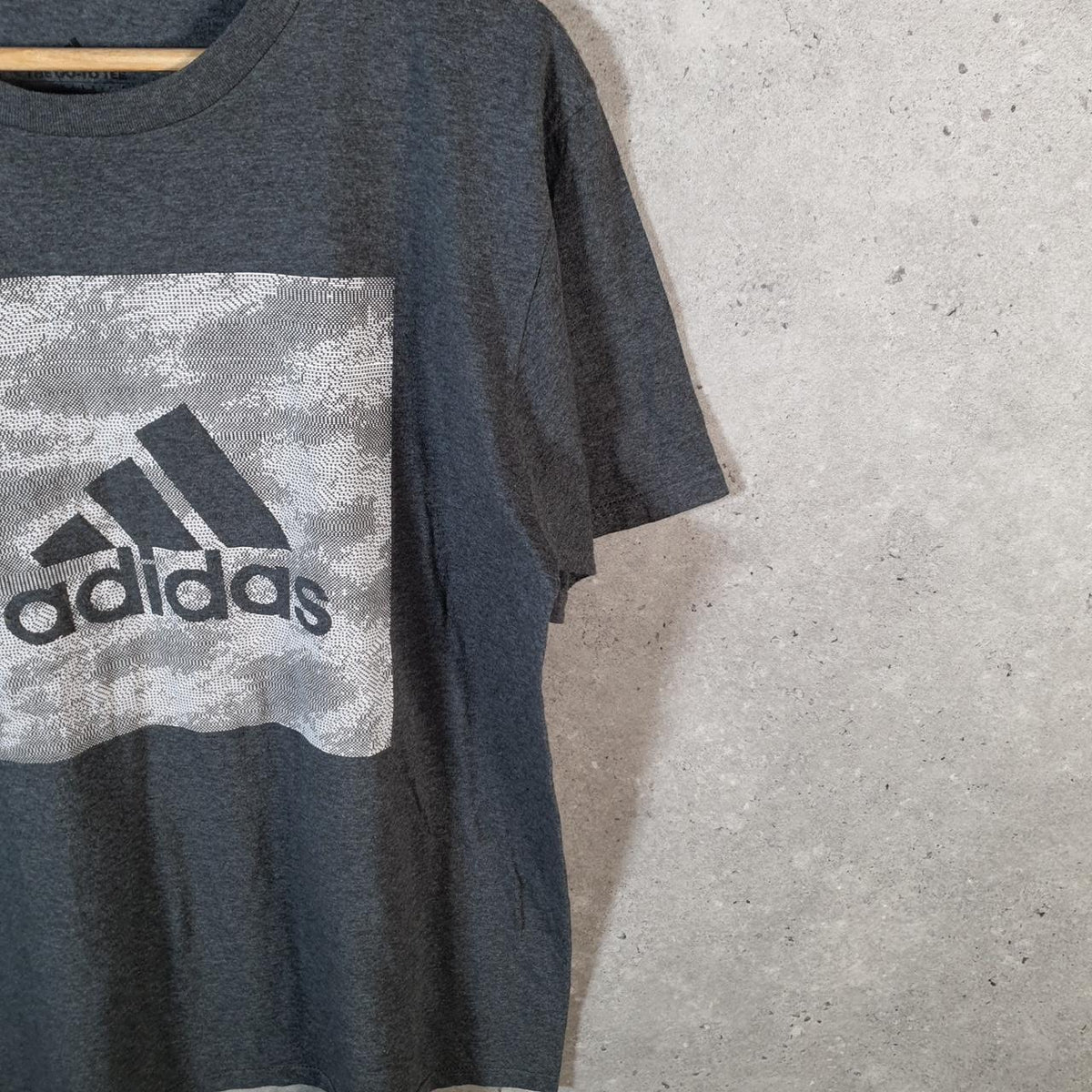 Vintage Adidas Go To Tee T Shirt Men’s Medium Grey Three Stripes Logo Athletic