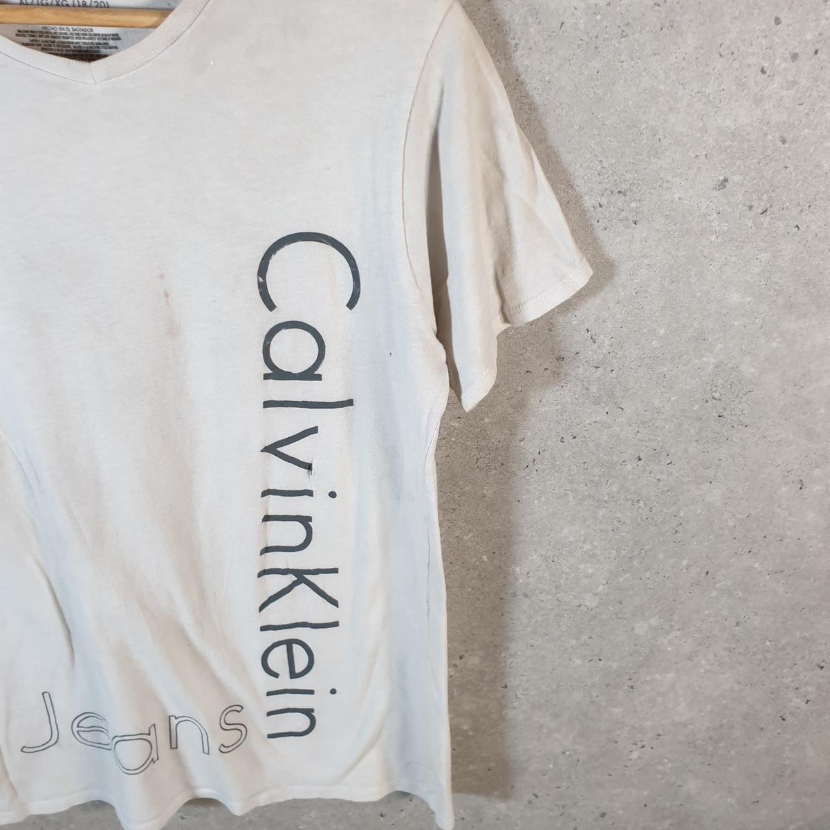 Vintage Calvin Klein Graphic T Shirt Womens XL White Regular Fit Spellout Logo