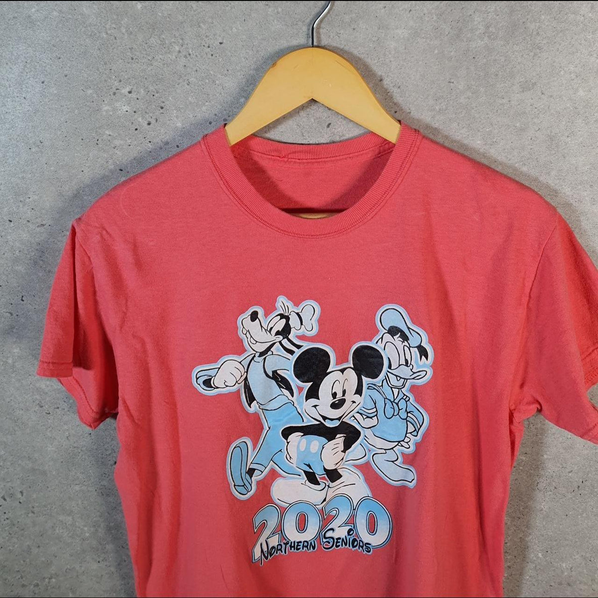 Vintage Disney 2020 Northern Seniors Mickey Mouse T Shirt Shirt Men’s  Medium Pink Graphic Cartoon C9713