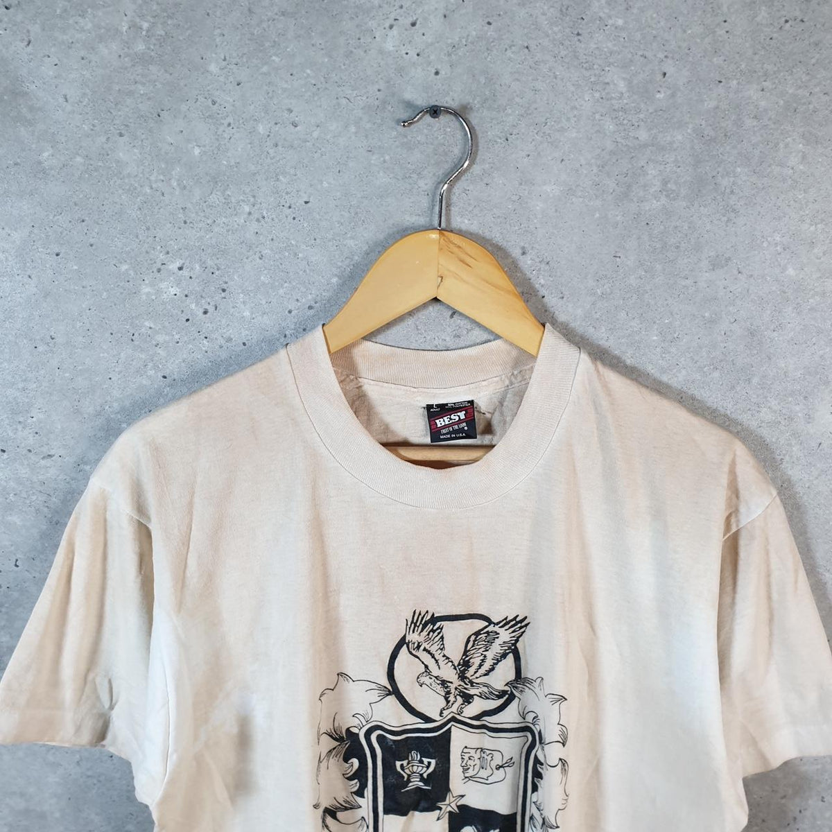Vintage Best Fruit of the Loom Academic Achievement USA Single Stitch T Shirt Men’s Large Beige Big Fish Vintage