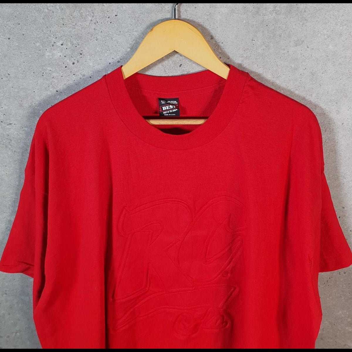 Vintage Fruit of the Loom Embossed Spellout USA 90s Single Stitch T Shirt Men’s 2XL Red C9384