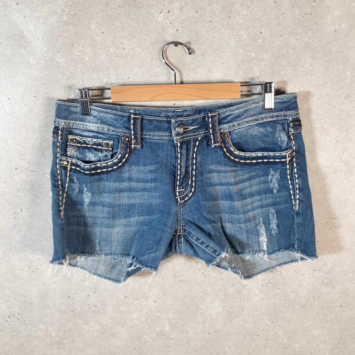 Vintage Miss Me Baggy Y2K Hip Hop Jeans Shorts Jorts Womens W32 Blue Denim Low Rise