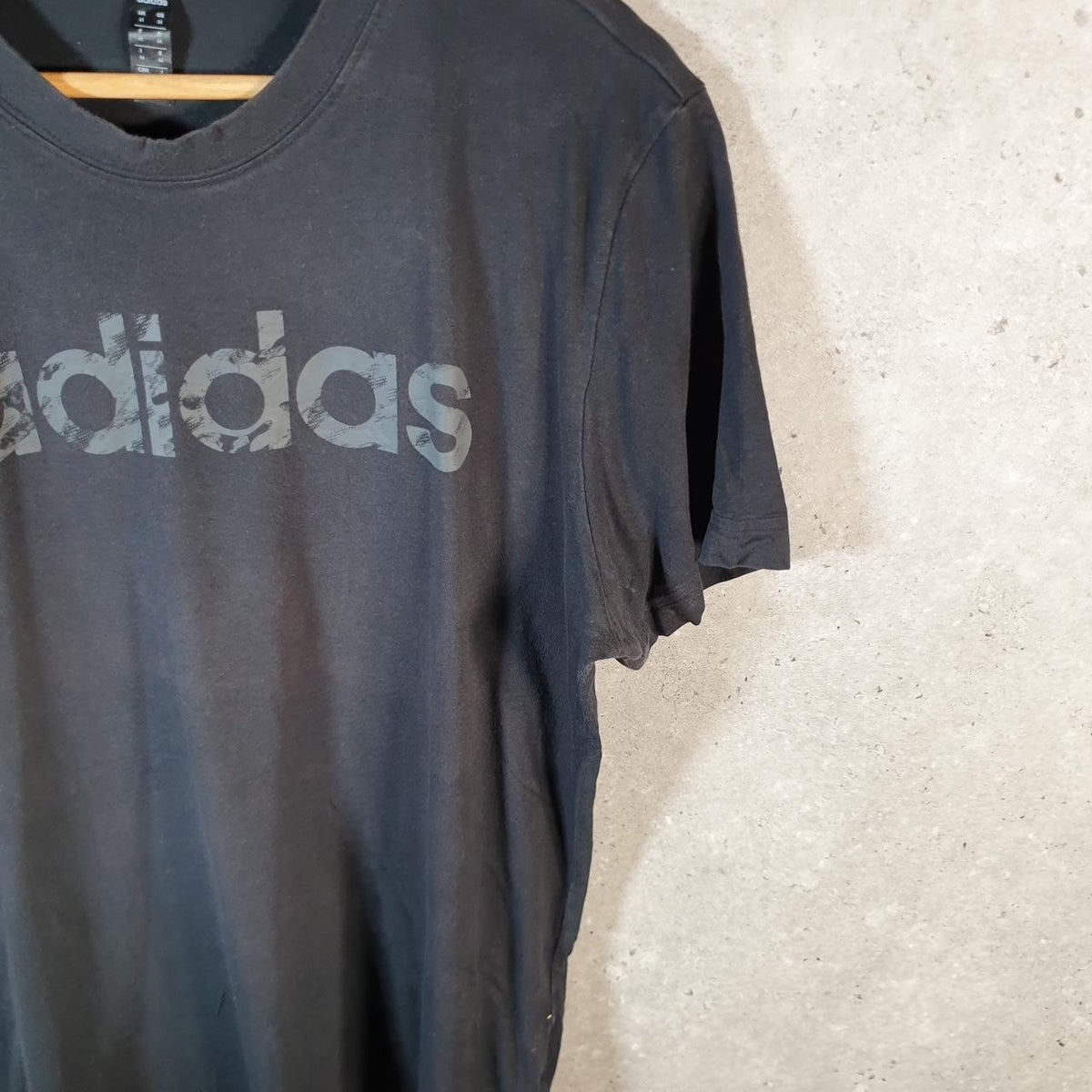Vintage Adidas Spellout T Shirt Men’s Medium Black Three Stripes Logo Athletic