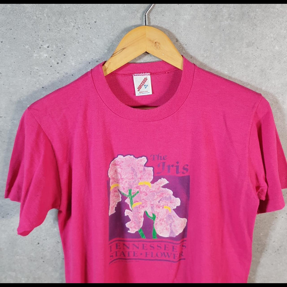 Vintage Jerzees Iris Tennessee Flowers 90s USA Single Stitch T Shirt Men’s Small Pink C8015