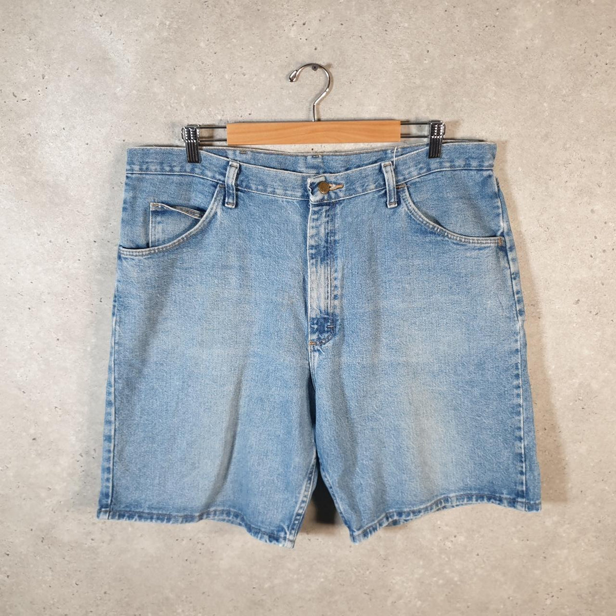 Vintage Wrangler Denim Shorts Jorts Cargo Men’s W38 Relaxed Blue Baggy Cotton