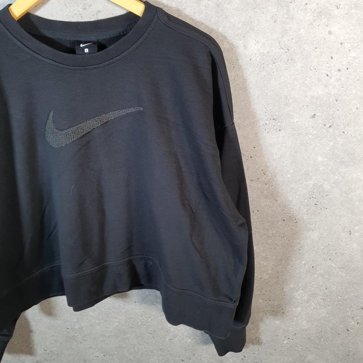 Vintage Nike Cropped Centre Swoosh Sweatshirt Womens Large Black Y2K Pullover