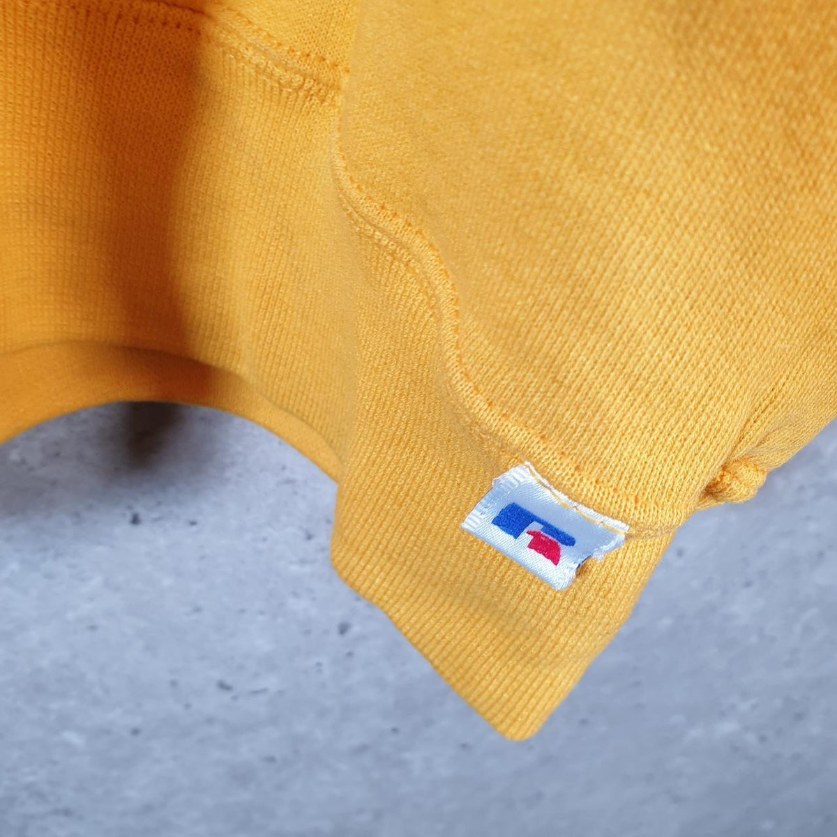 Vintage Russell Athletic Blank USA Sweatshirt Men’s XL Yellow Pullover Baggy